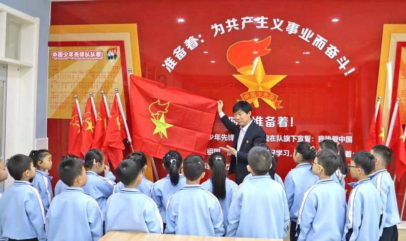 长远看，孩子的教育是高压好还是鼓励好？游戏画面
